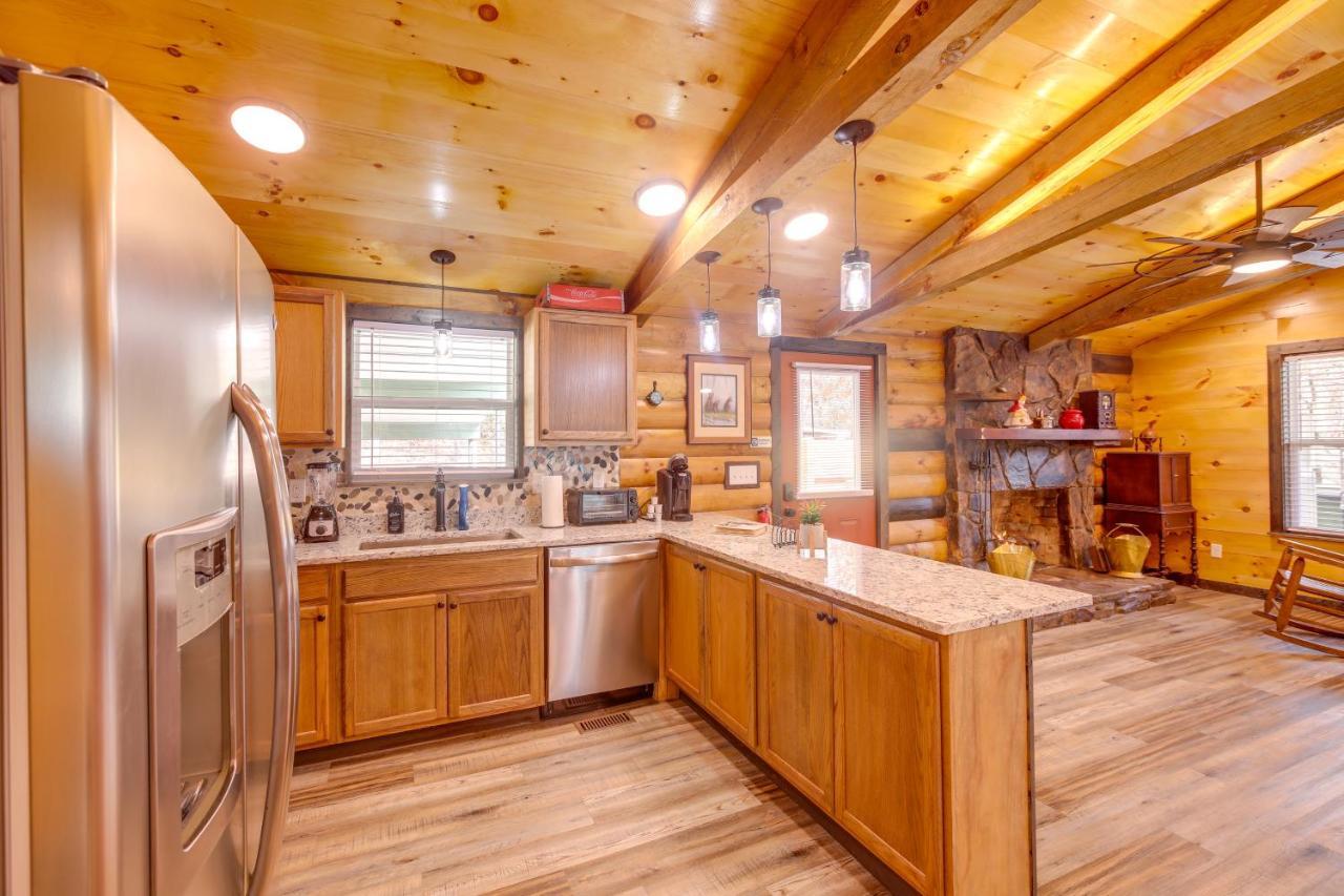 Pet-Friendly Chattanooga Cabin With Hot Tub And Kayaks Ngoại thất bức ảnh